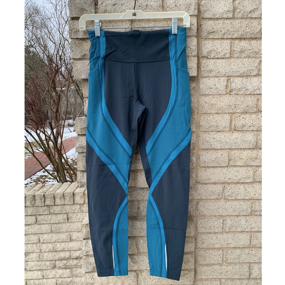 Lululemon legging with abstract design
